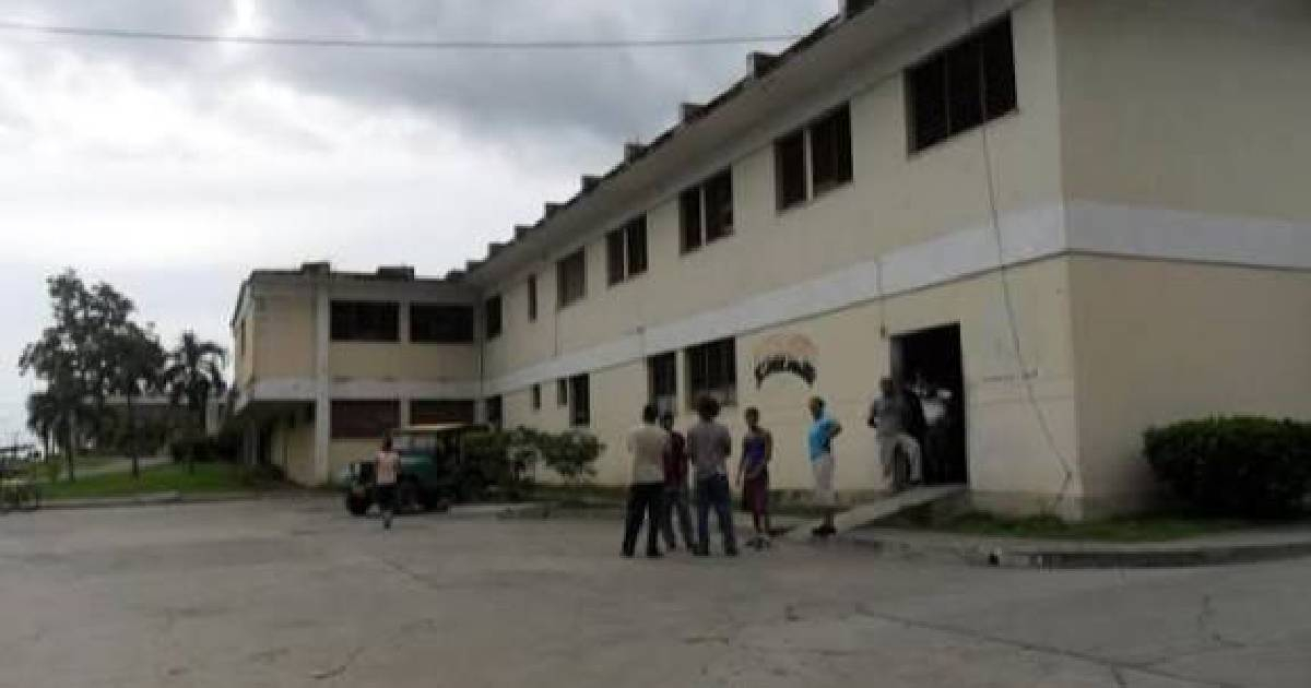 Hospital in Sagua de Tánamo Reported Without Power: “The government has electricity while the hospital is dark”