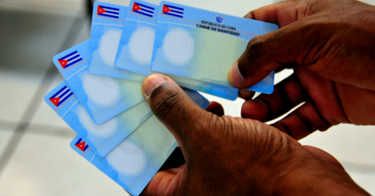 MININT reports that there are no identity card vouchers in Cuba and blames the U.S.
