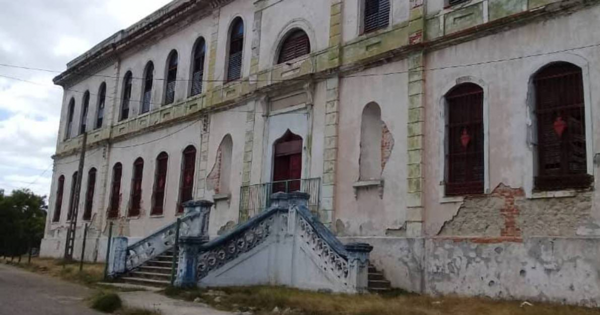 Convento en ruinas en Cuba © Facebook Fotos de La Habana / Autora: Flor M González Aguilera