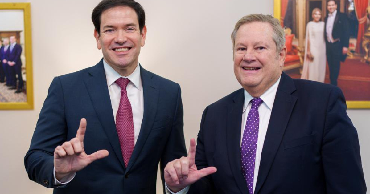 Mike Hammer meets with Cubans in Italy and calls for support of a peaceful transition in Cuba