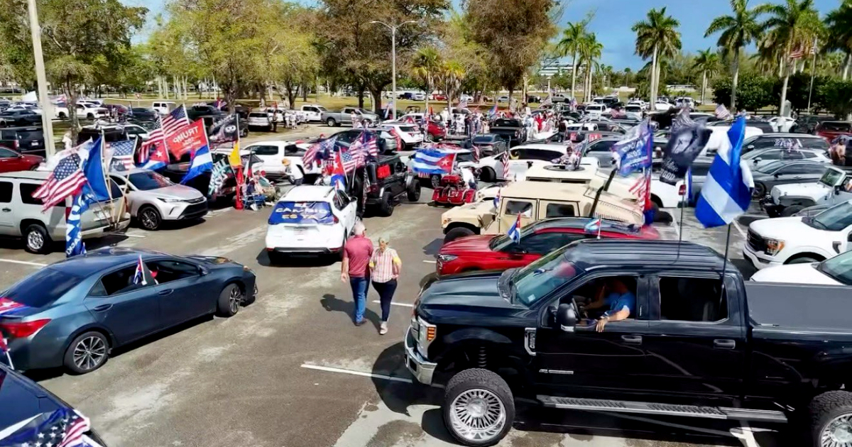 Massive caravan in Miami demands Trump to apply "maximum pressure" to end the Cuban regime