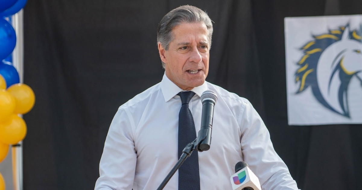 Former Miami-Dade school superintendent, Alberto Carvalho, under federal investigation