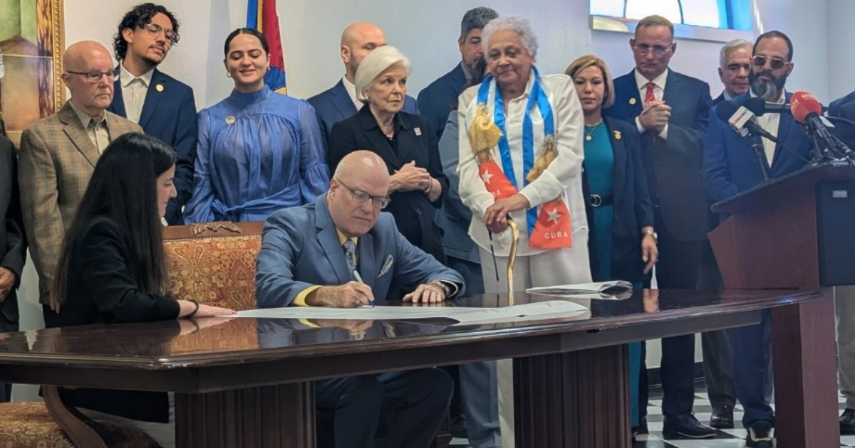 Cuban exile signs agreement in Miami for the release and transition in Cuba: What does the document include?