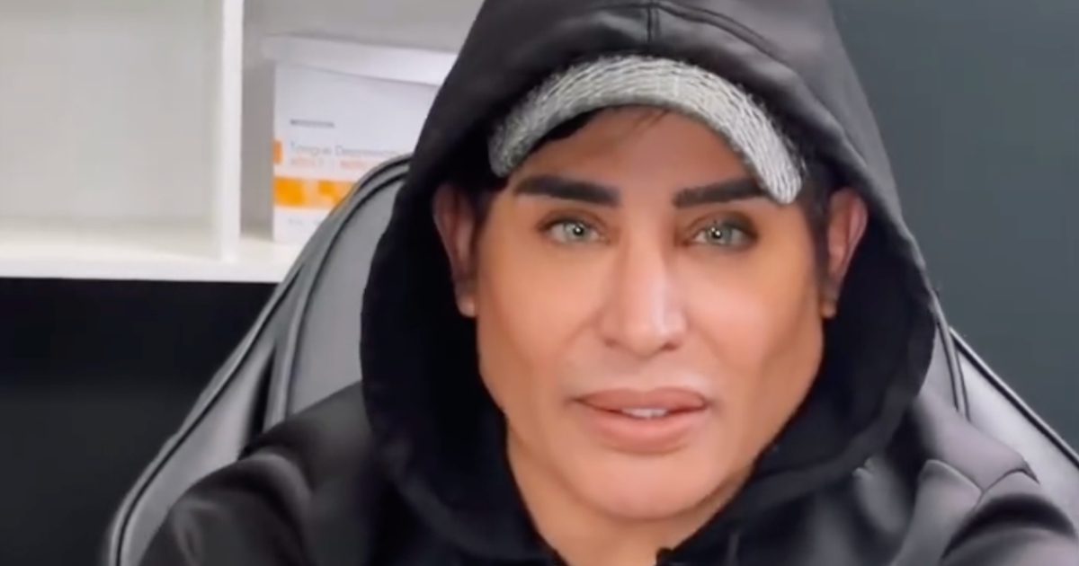 El Divo becomes emotional to the point of tears when recalling his childhood in Cuba: "There are children who don’t have milk to go to school."