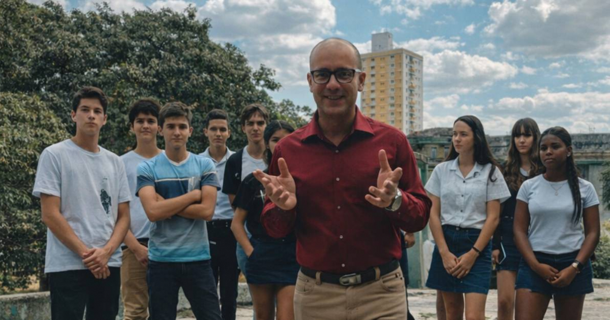 A Havanan High School Principal Goes Viral Amidst Cuba's Educational Collapse