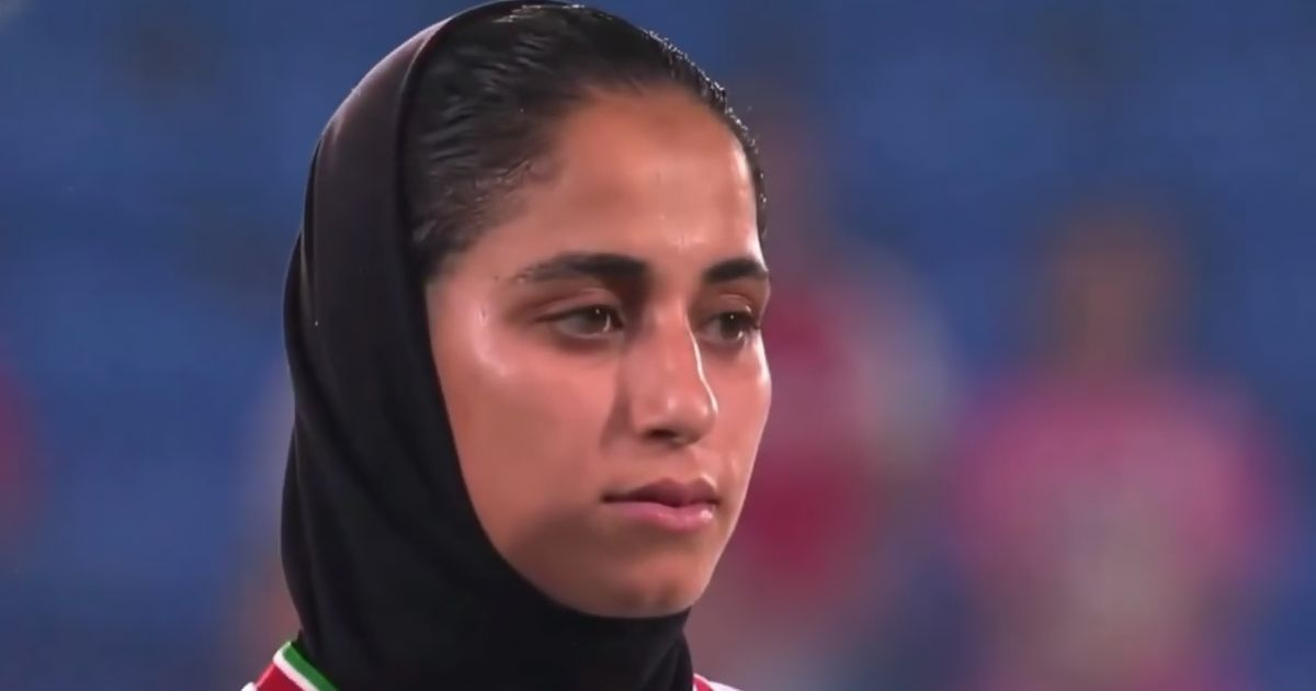 Trump intervenes in the case of Iranian football players and offers refuge in the U.S.