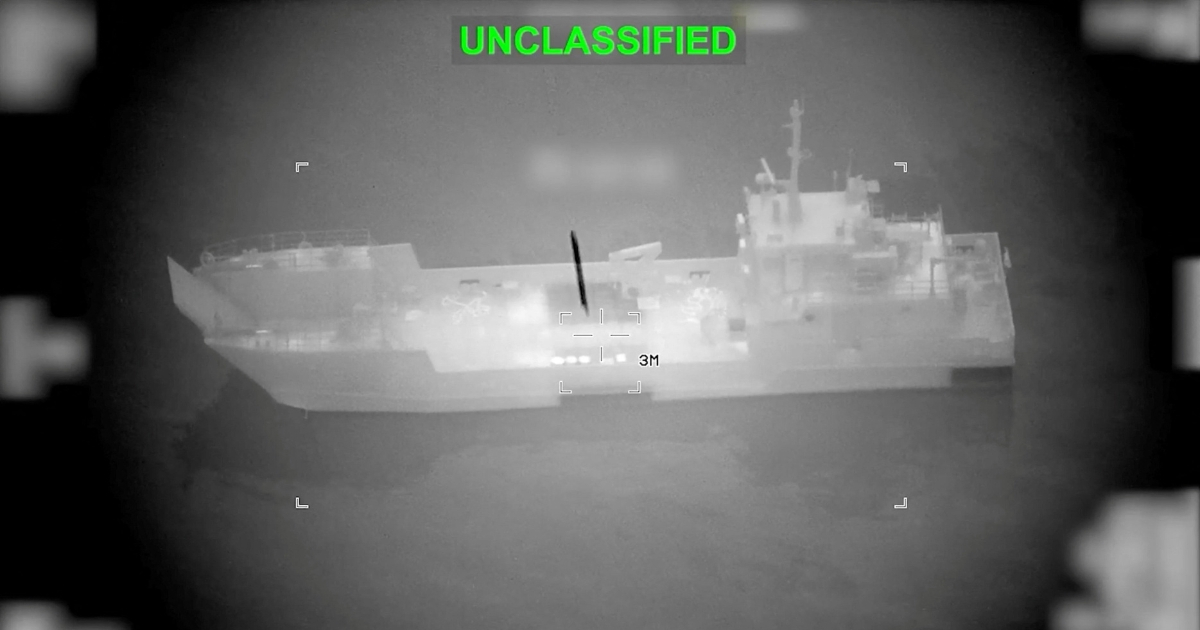 U.S. Issues Urgent Warning: Civilians Advised to Vacate Iranian Ports in Strait of Hormuz