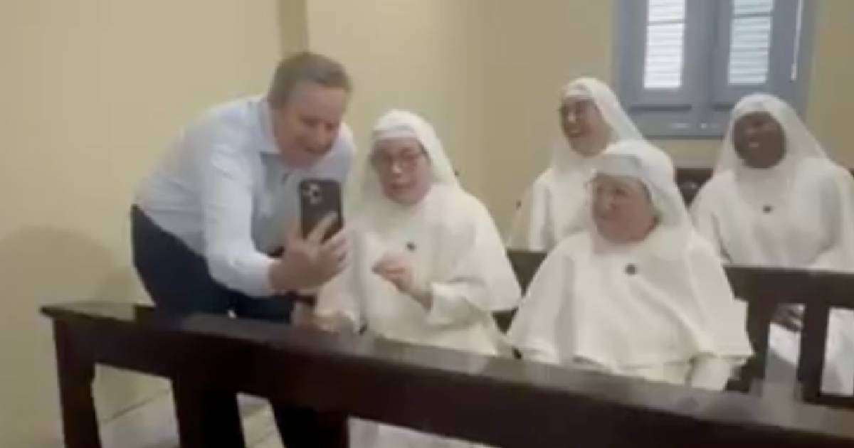 U.S. Ambassador to Cuba visits a convent that cares for the elderly in Vedado