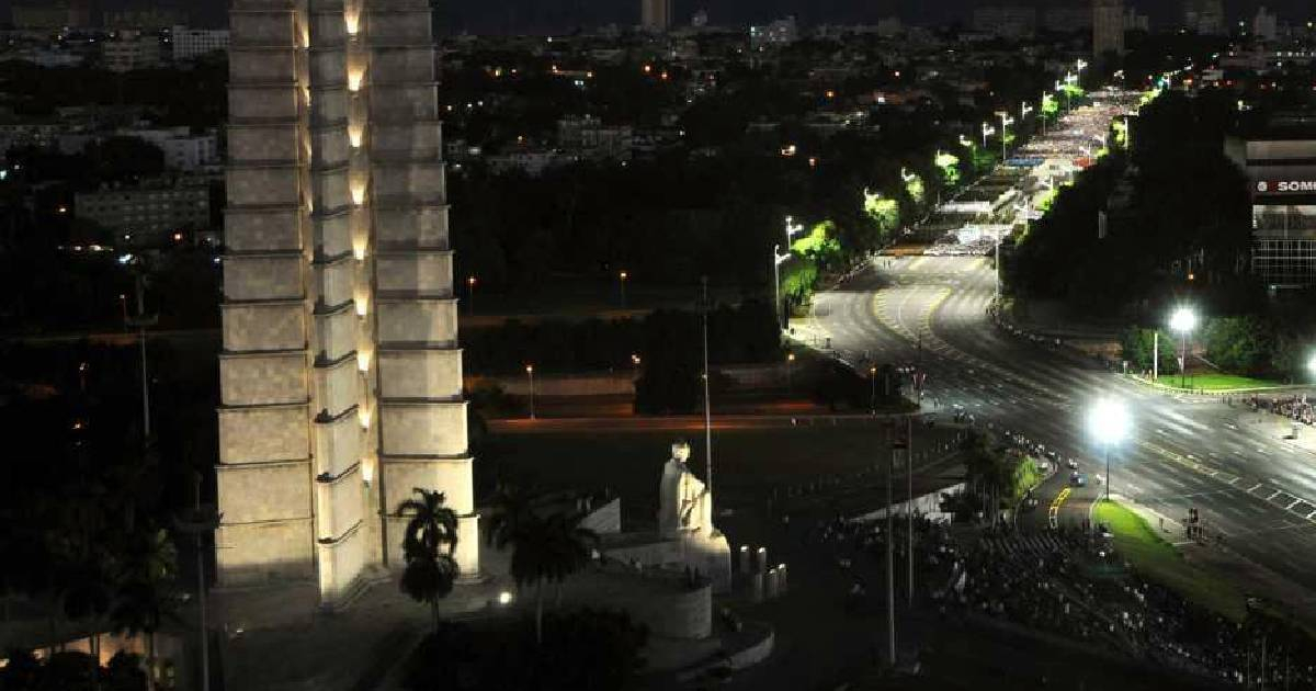 Residents of Nuevo Vedado Express Dissent with Loud Protests Once Again