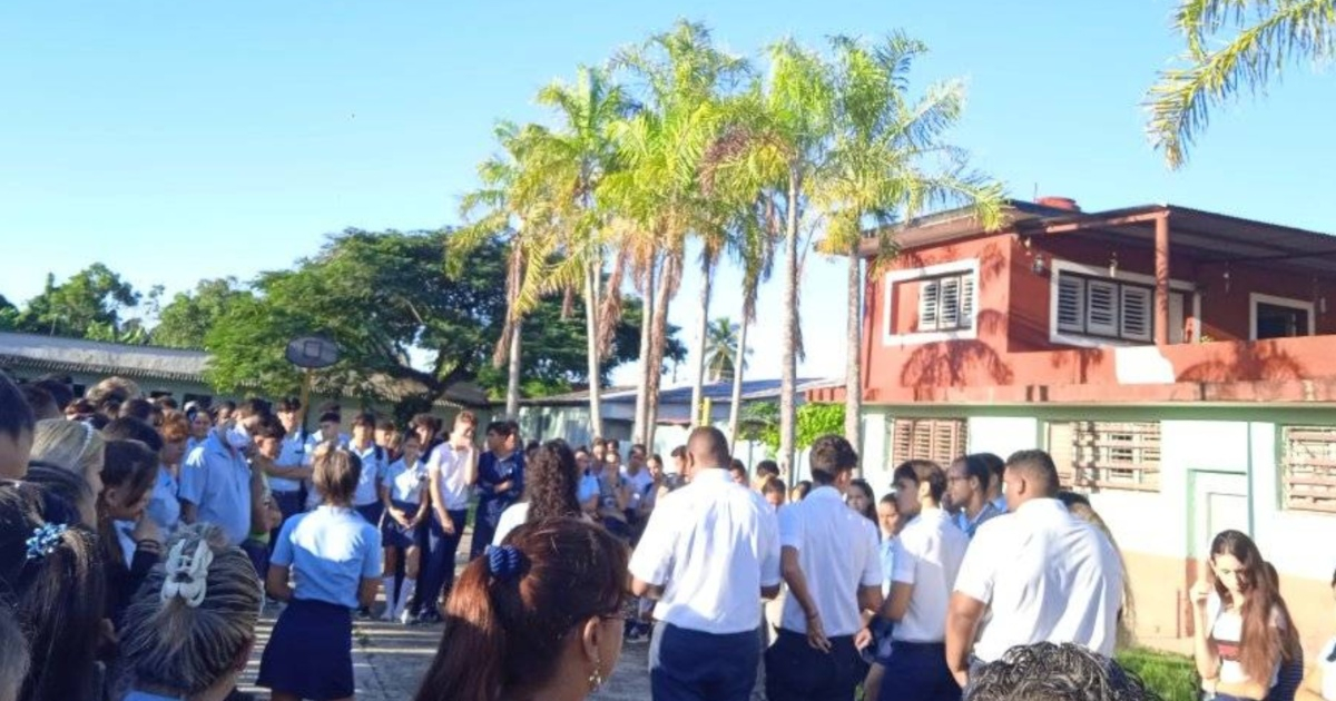 Teacher Praises Cuban Regime to Students: "If Only Everyone Had Our Conditions"