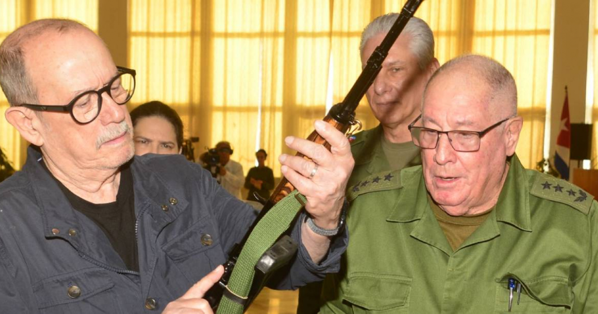 Cuban Singer Silvio Rodríguez Presented with AKM Rifle at Official Ceremony with Díaz-Canel and Military Leaders