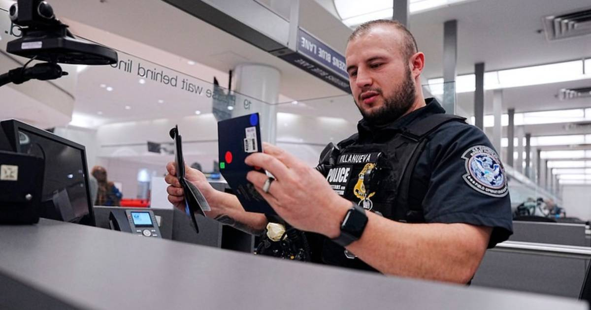 U.S. Airports Face Turmoil: Long Waits as Security Staff Go Unpaid