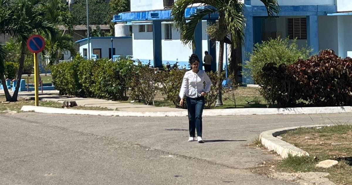 Anna Sofía Benítez Leaves Police Station After State Security Interrogation