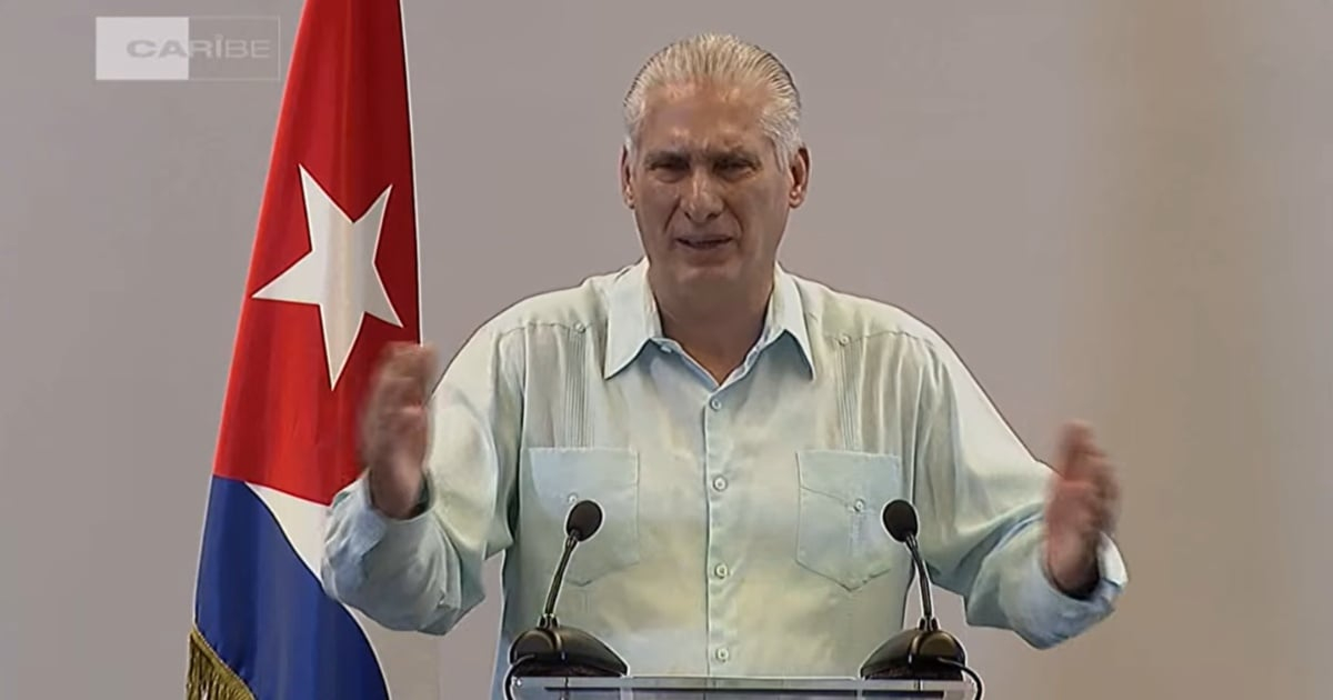 Cuban Leader Urges Youth to "Fight" and Uphold the Revolution