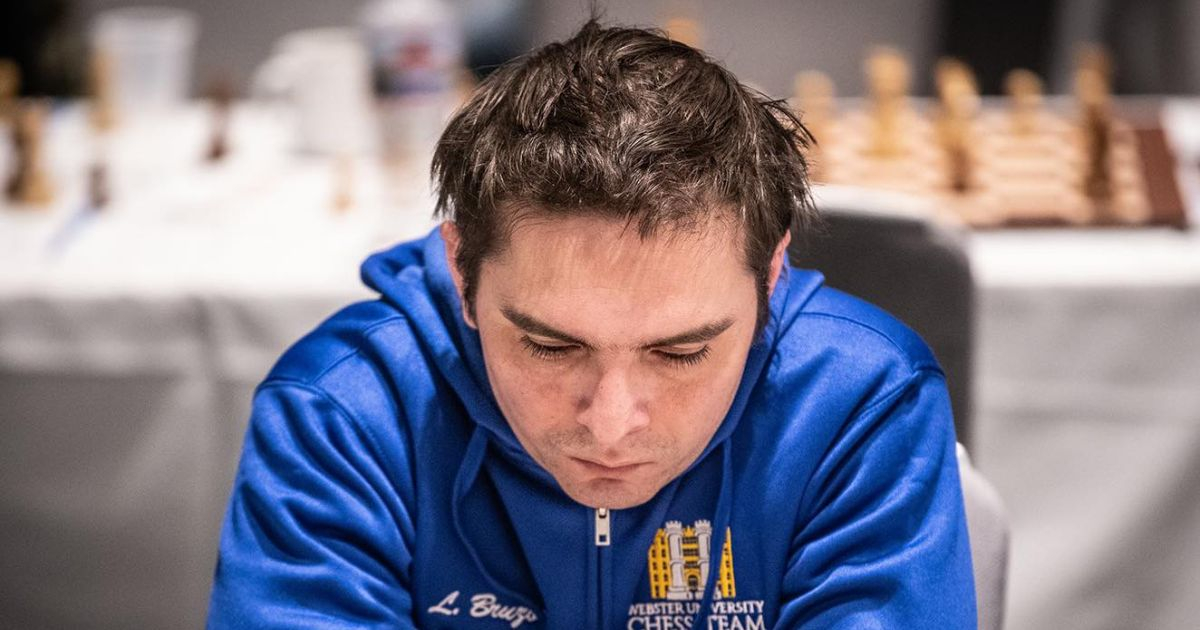 Lázaro Bruzón mocks the "requirements" to be an opponent and reaffirms his desire for freedom and democracy in Cuba