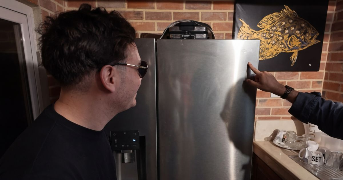 Sandro Castro Reveals Sparse Living Conditions to CNN: "Even a Castro Faces Hardships"