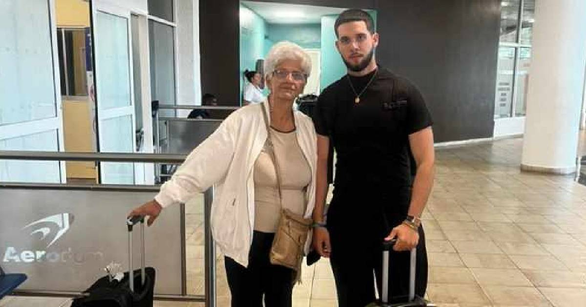 Cuban prospect Enmanuel Barrera leaves Cuba for the Dominican Republic