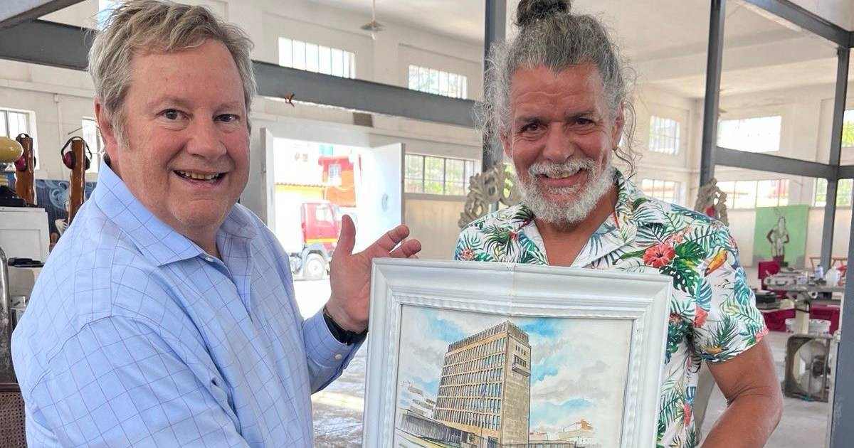 Mike Hammer Advocates for Cuban Artists' Freedom During Havana Gallery Visit
