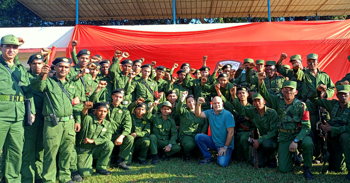 "I do not rule out that weapons are being distributed in Cuba," admits diplomat amid tensions with the U.S.