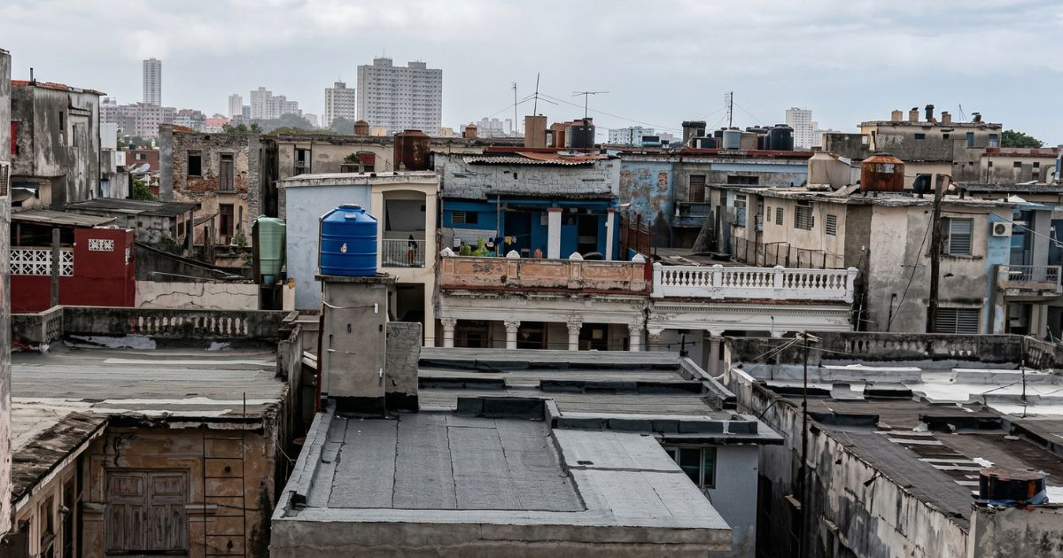 A massive "cacerolazo" has been reported in Santos Suárez in protest against the crisis in Havana