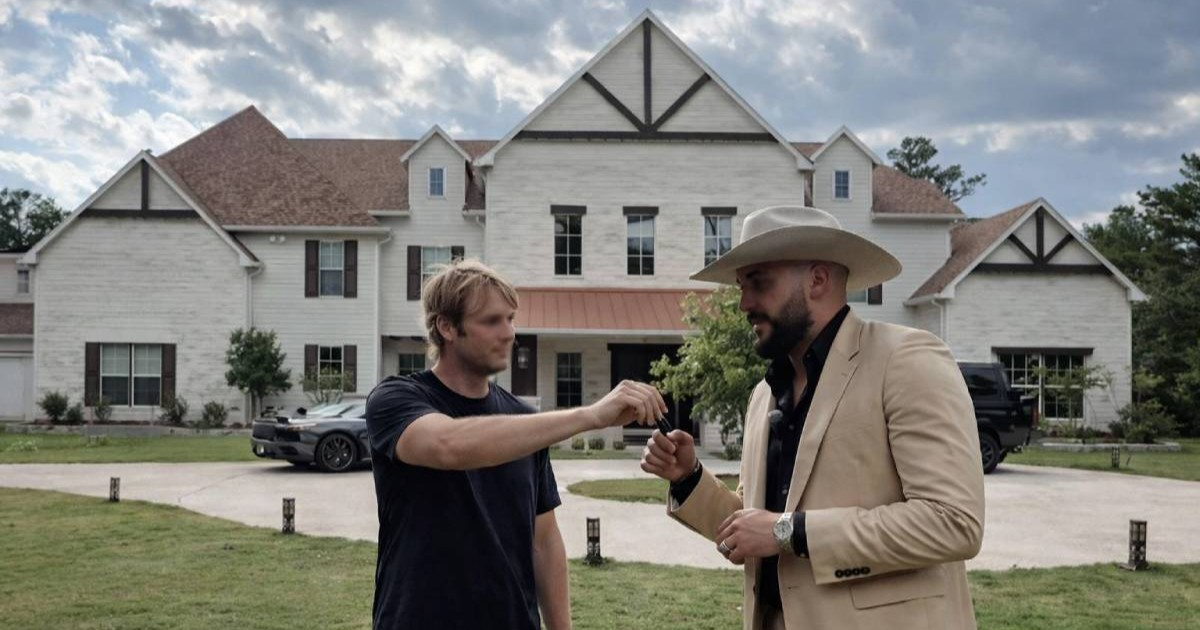 Cuban Millionaire Showcases Texas Mansion to Miami Influencer: "Prepare to Be Amazed"
