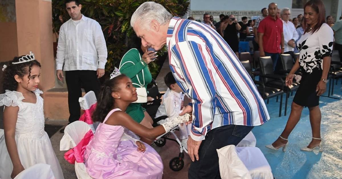 Cuban Government Uses Special School Celebration to Bolster Díaz-Canel's Image