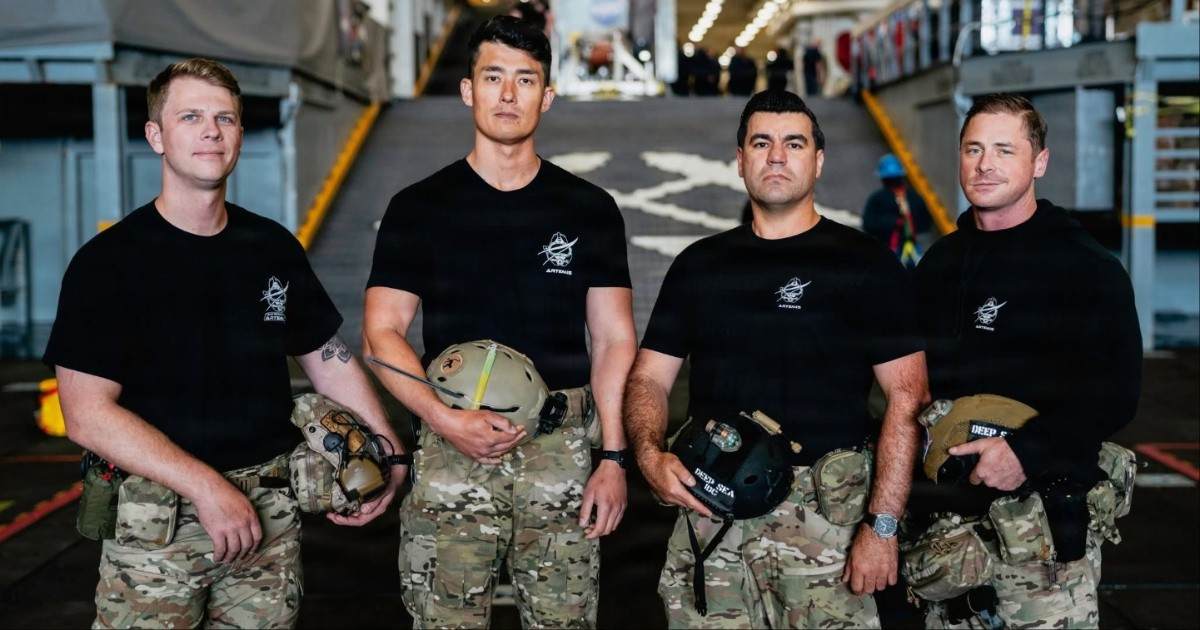 U.S. Navy Divers to Welcome Artemis II Astronauts Back to Earth