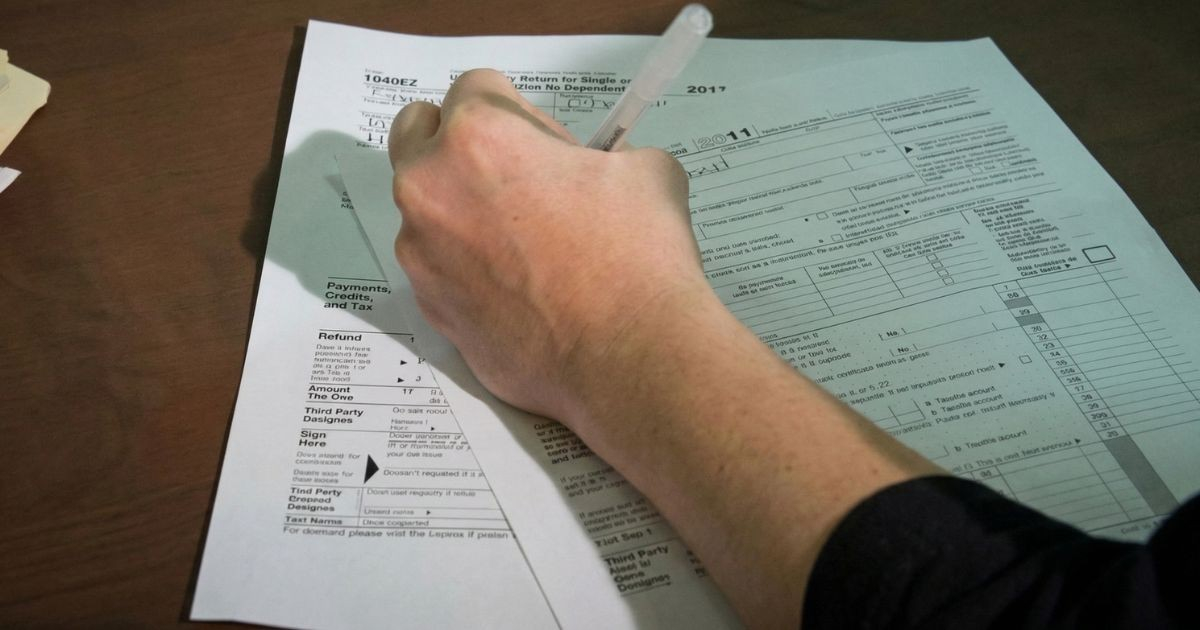 Inmigrantes indocumentados temen presentar impuestos en EE.UU. © Captura YouTube/Telemundo