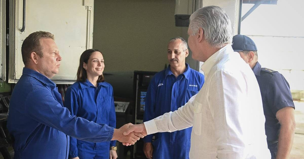 Díaz-Canel Tours Military-Run Enterprise in Havana