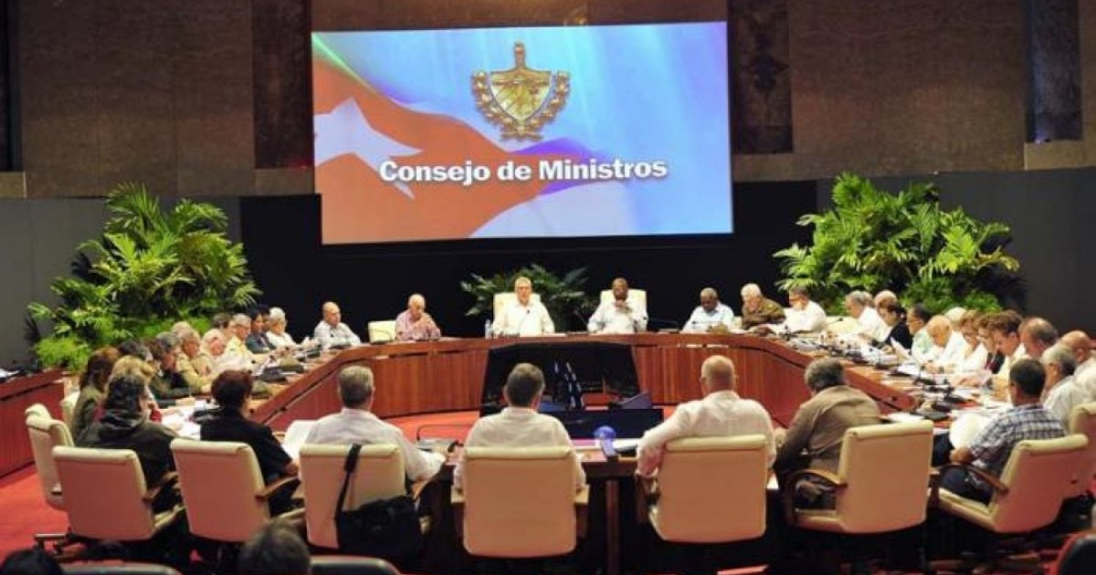 Díaz-Canel Promises Streamlined Government and Fewer Ministries in Cuba