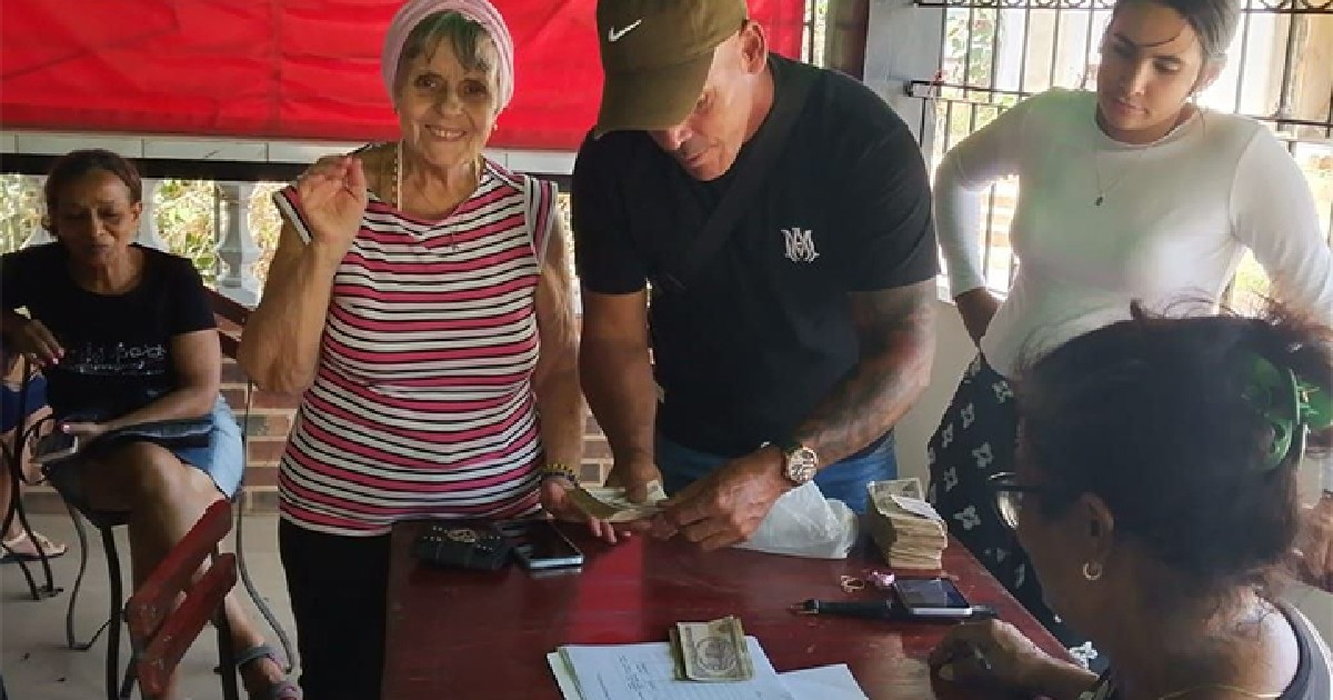 Retirees in Havana express gratitude for the "miracle" of being able to receive their meager pensions