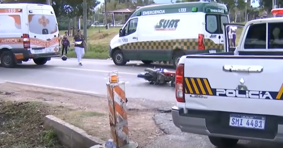Escena del accidente de tránsito en Montevideo, donde falleció un cubano de 58 años © Captura de video Facebook/Subrayado HD