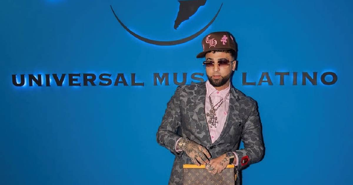 Ovi, the first Cuban artist in the corridos tumbados genre, signs an exclusive contract with Universal Music Latino