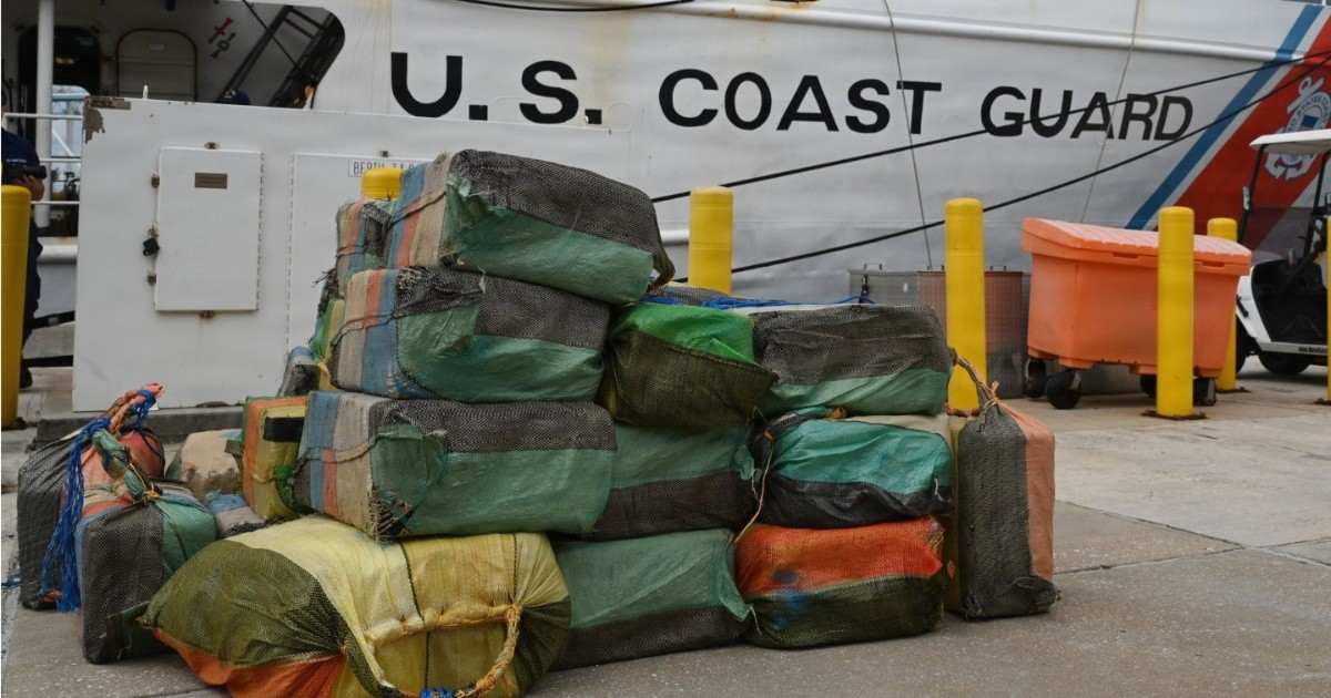 Million-dollar blow to the narco! Tons of narcotics seized off the coast of Miami, and six traffickers arrested