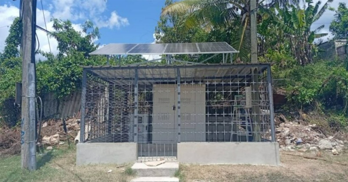 Paneles solares donados por China se usar&aacute;n en telefon&iacute;a y Nauta Hogar mientras Cuba sufre apagones de 20 horas