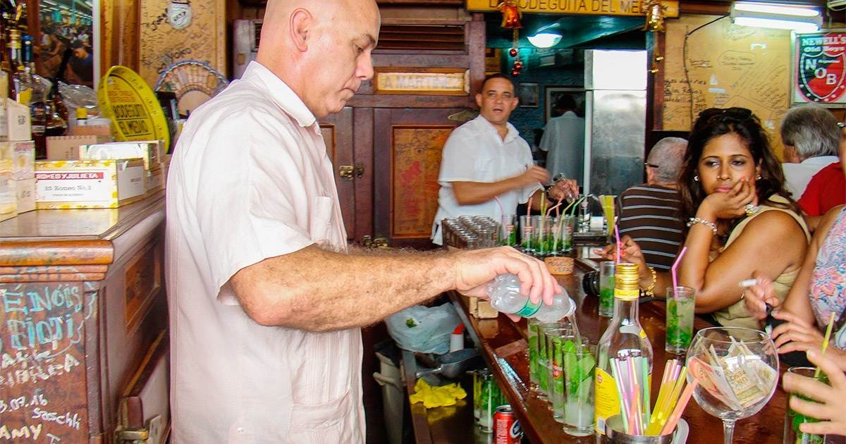 On a day like today, the restaurant La Bodeguita del Medio is inaugurated in Old Havana
