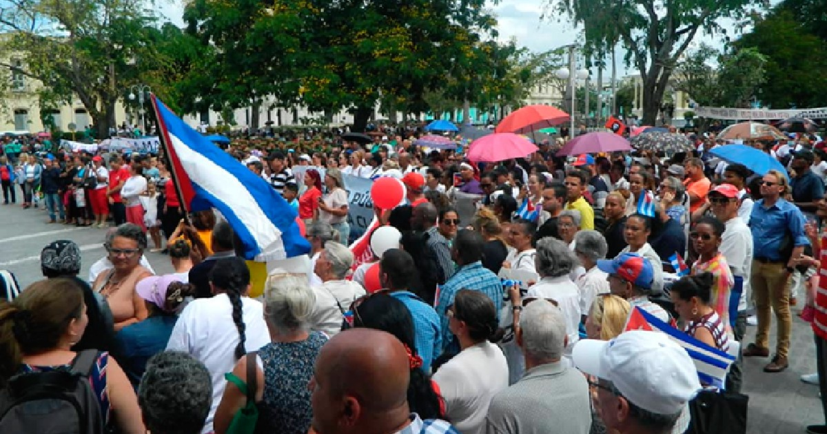 Villa Clara's Hollow May Day Celebrations Amidst Workers' Struggles