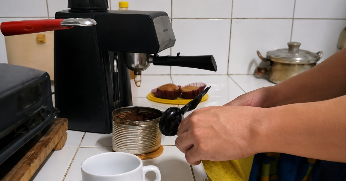 Cubans Craft "Semi-Prosperous Coffee" with a Clever Twist: "We Need a Tutorial on That"