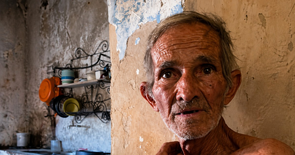 Cuban Artist Touches Hearts Discussing Poverty, Art, and Survival in Cuba