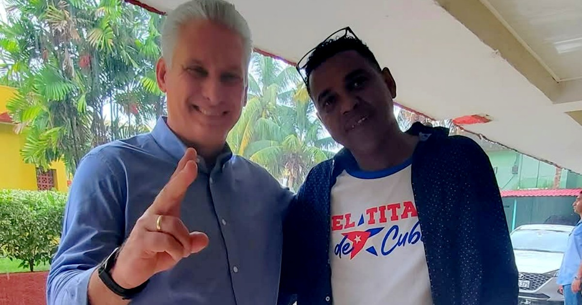 Cuban in the U.S. Joins "My Signature for the Homeland" and Cheers Political Police Beating 'Spiderman'