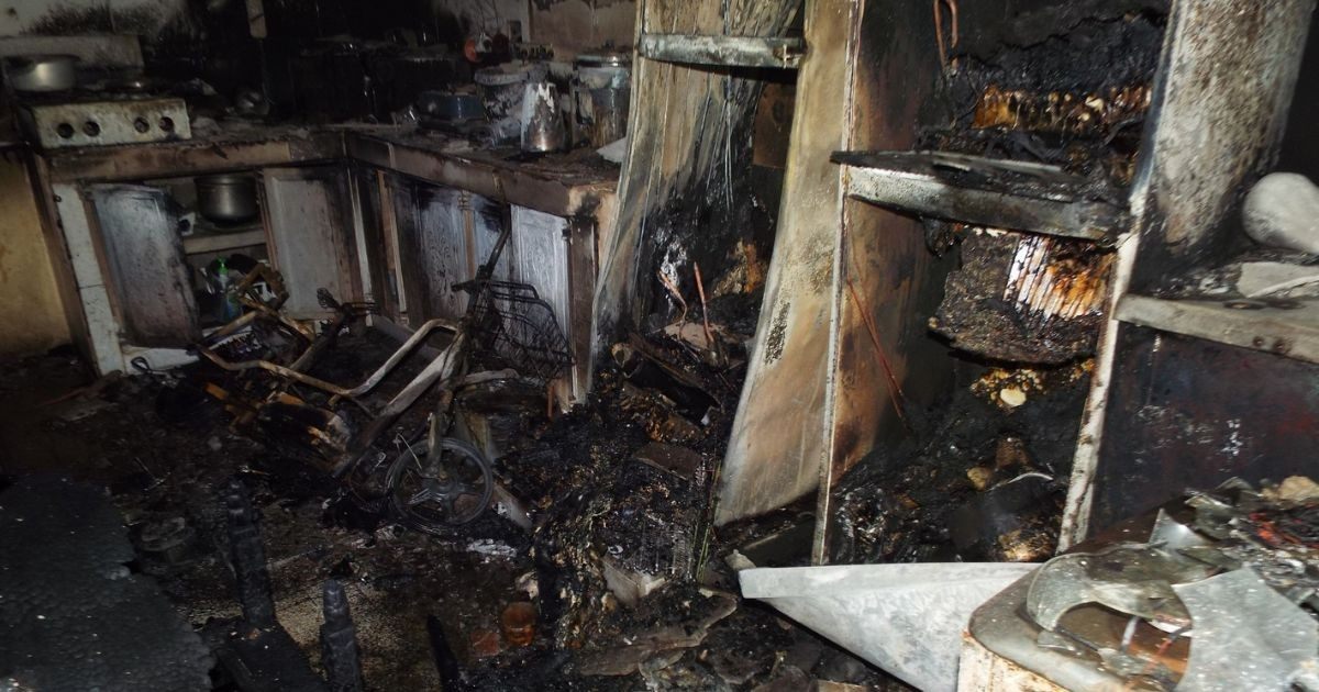 Residents Prevent Disaster in Colón, Matanzas Fire as Elderly Woman Rescued