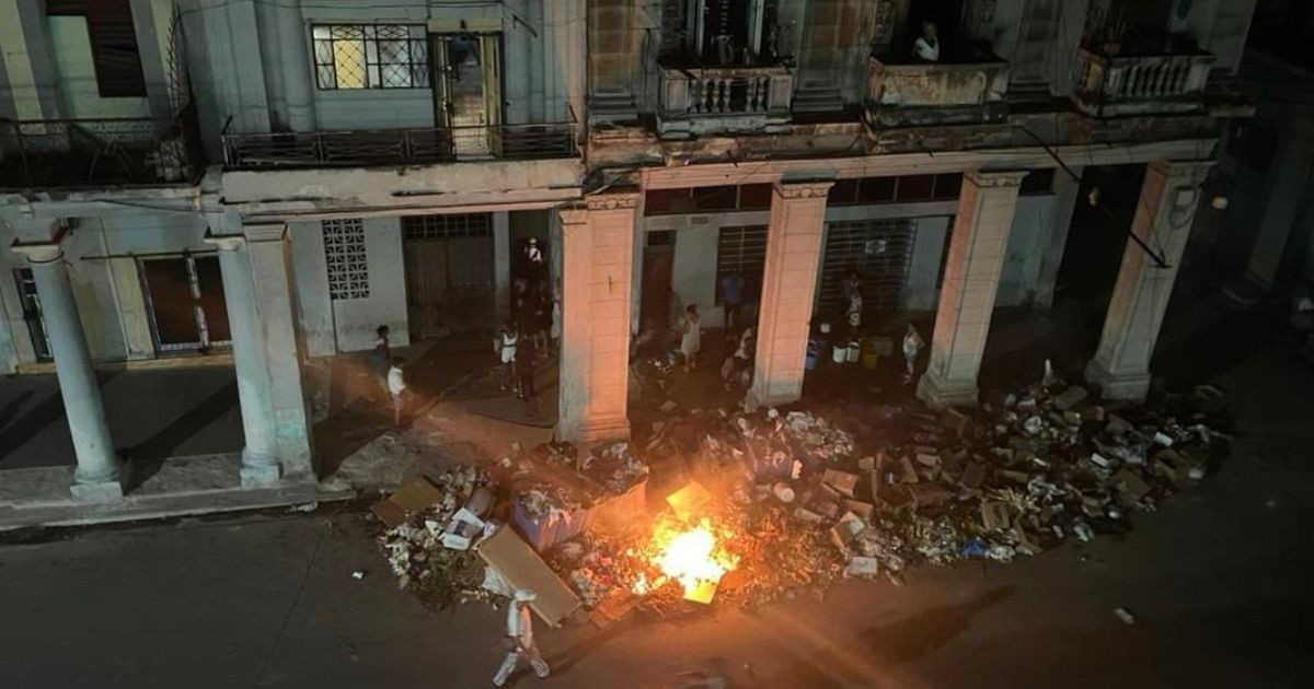Havana Residents Ignite Trash Fires to Secure Water from Firefighters