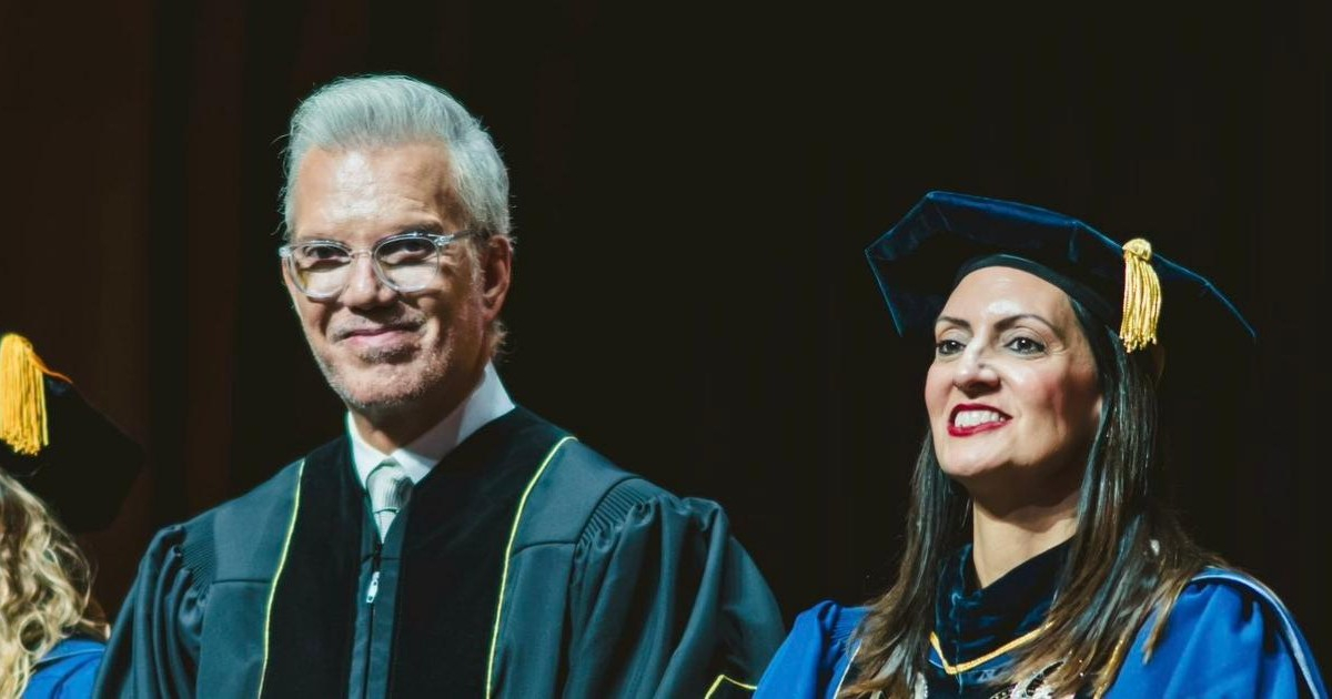 FIU's President Celebrates Willy Chirino with Honorary Degree: "Our Day is on the Horizon"