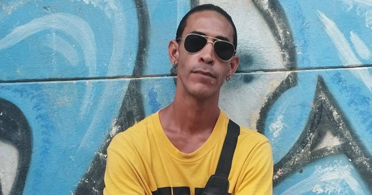 Journalist Ángel Cuza Arrested in Front of Daughter in Havana on May Day Eve