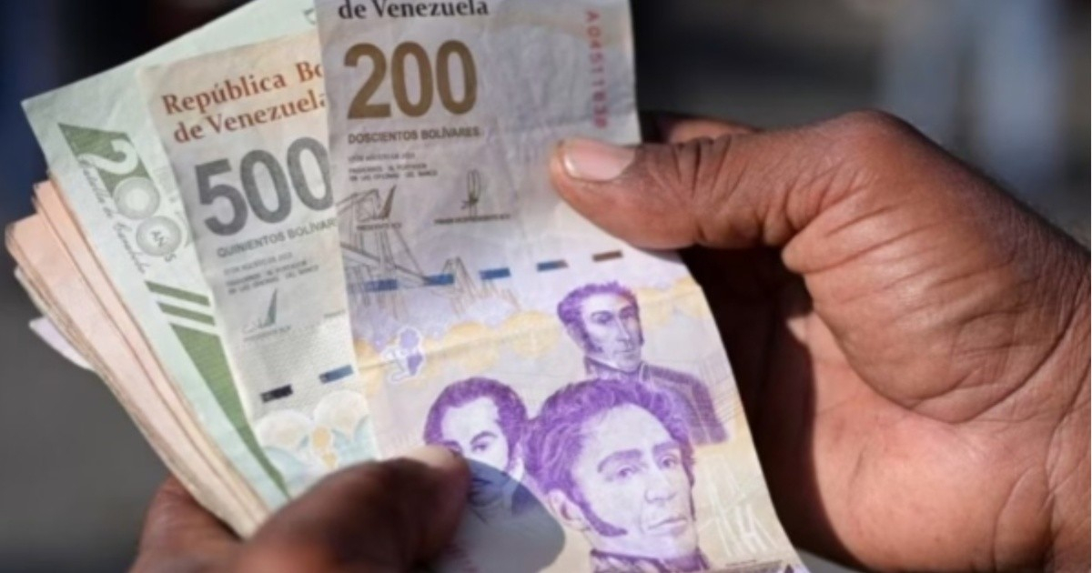 Amid Union Protests, Venezuela's Delcy Rodríguez Raises Minimum Wage to $240 Monthly