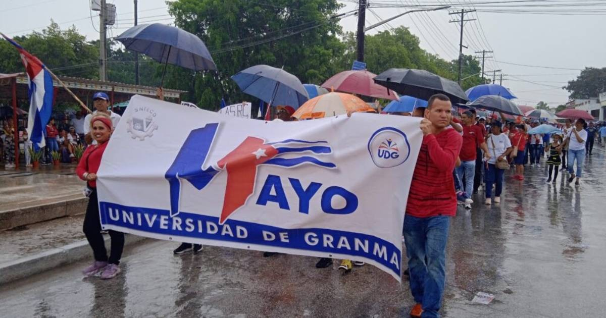 Manuel Marrero Cruz Praises Resilient Cuban Workers