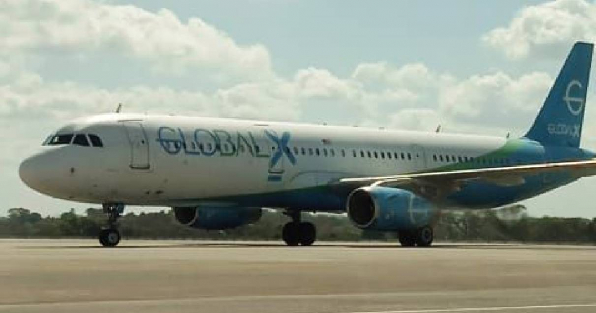 Avión con inmigrantes deportados © MININT hoy / Facebook