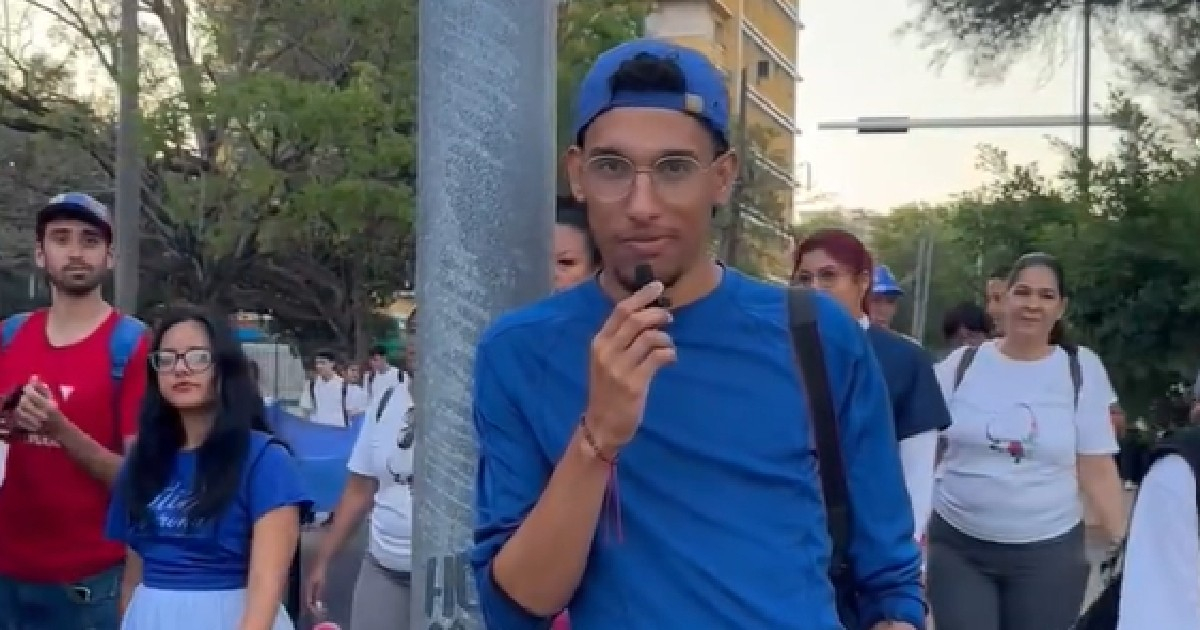 Cuban Youth's Sarcastic Response to May Day Parade Propaganda