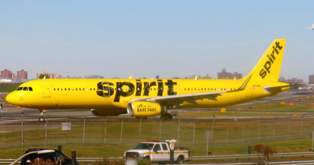 Stranded and Baggage-less: The Passenger Crisis After Spirit Airlines' Sudden Shutdown