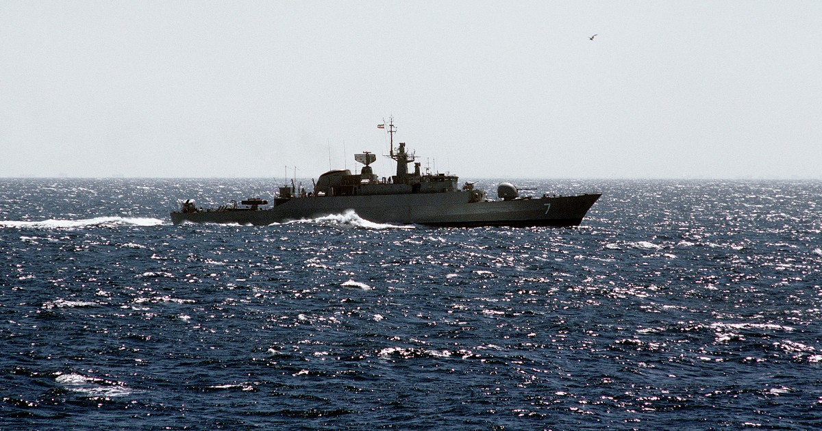 Iran Stands Firm Against U.S.: Claims to Have Blocked Enemy Destroyers from Entering Strait of Hormuz